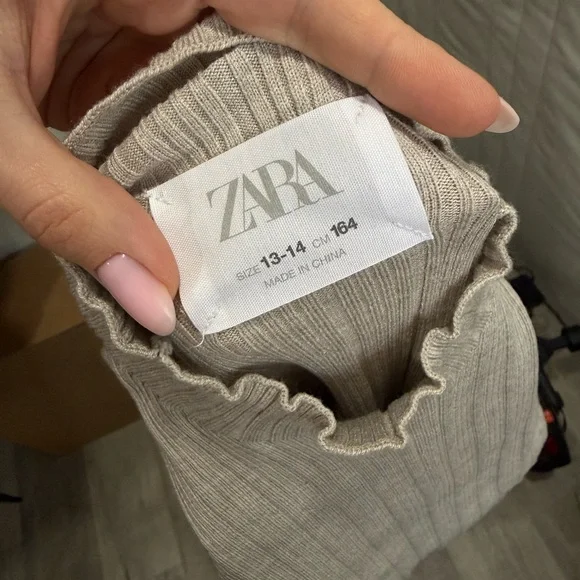 Zara Light Gray Ribbed Knit Top - Picture 5 of 5